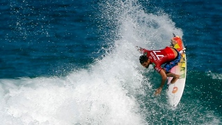 Surfista Filipe Toledo compete na etapa brasileira do Circuito Mundial de Surfe, na praia de Itaúna
