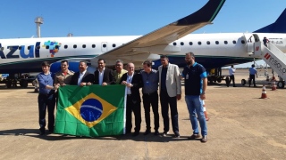 Comitiva do Tocantins durante cerimônia para o voo inaugural