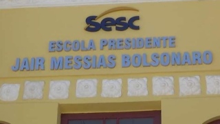 Bolsonaro vai à inauguração de escola militar batizada com seu nome 