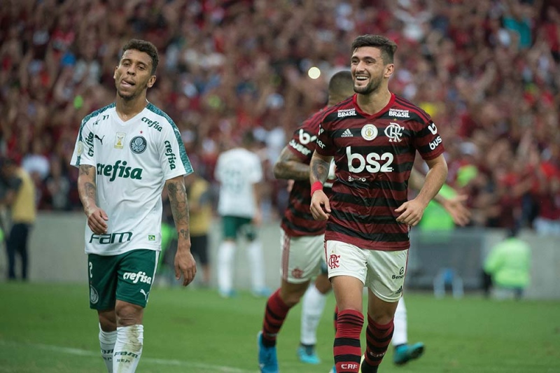 Flamengo vence Palmeiras 