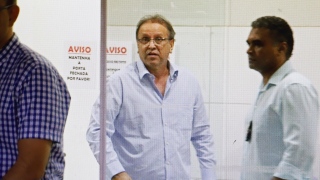Marcelo Miranda saindo do IML de Palmas