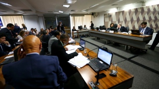 CCJ do Senado aprova relatório da reforma da Previdência e texto vai ao plenário
