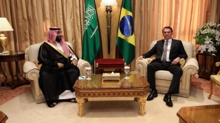 O príncipe herdeiro da Arábia Saudita, Mohammed bin Salman, e o presidente Jair Bolsonaro durante en