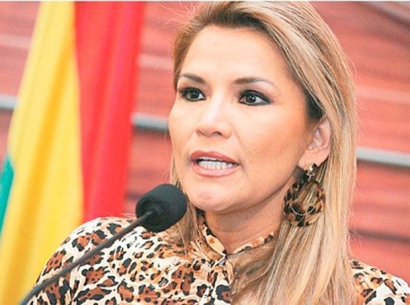 senadora Jeanine Añez