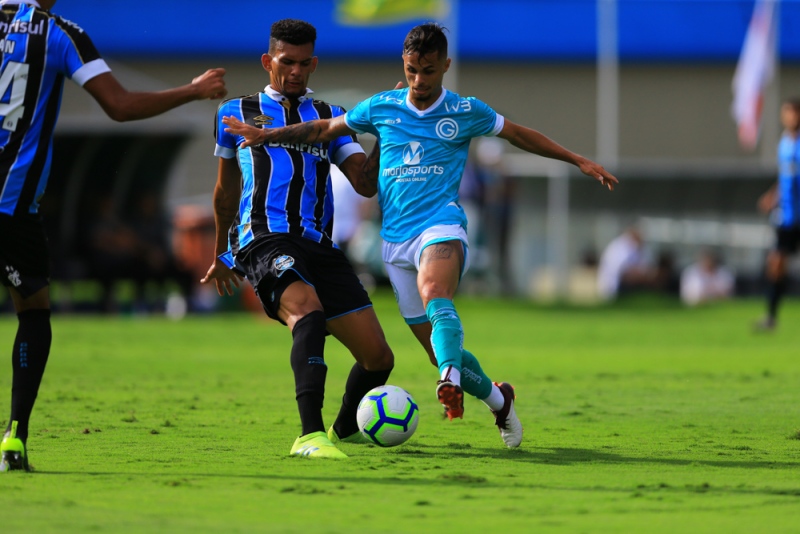 Michael em jogo contra o Grêmio, o último do Goiás no Campeonato Brasileiro