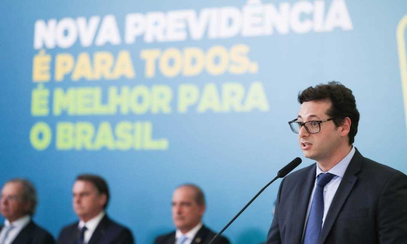 Chefe da Secom de Bolsonaro não informou empresa de marketing a Comissão de Ética da Presidência