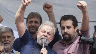 Procuradoria denuncia Lula e Boulos por invasão do triplex no Guarujá (SP)