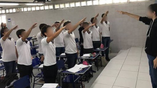 Em foto, alunos fazem saudação nazista em sala de aula no Recife