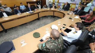 Reunião do Comitê de Crise ocorre no Palácio Araguaia