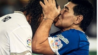 Maradona e Ronaldinho Gaúcho