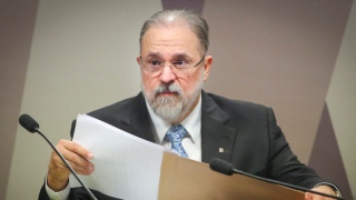 O procurador-geral da República, Augusto Aras, eme comissão do Senado