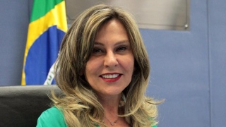 Lindôra Araújo