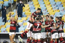 Lance de jogo entre Flamengo e Fluminense, no Maracanã