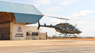 Helicóptero do Ibama auxilia na fiscalizar e combater incêndios florestais