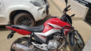Motocicleta encontrada na casa de homem detido