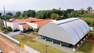 Nova estrutura da quadra poliesportiva da Escola Municipal William Castelo Branco