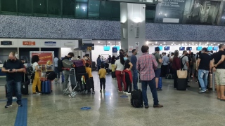 Cancelamentos geraram filas no Aeroporto