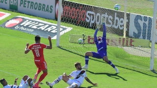 Internacional vence o Vasco, em São Januário, por 2 a 0