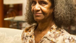 Atriz Niana Machado, a Bá de 'Pé na cova', morre aos 82 anos