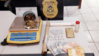Objetos apreendidos em chácara pela Polícia Civil
