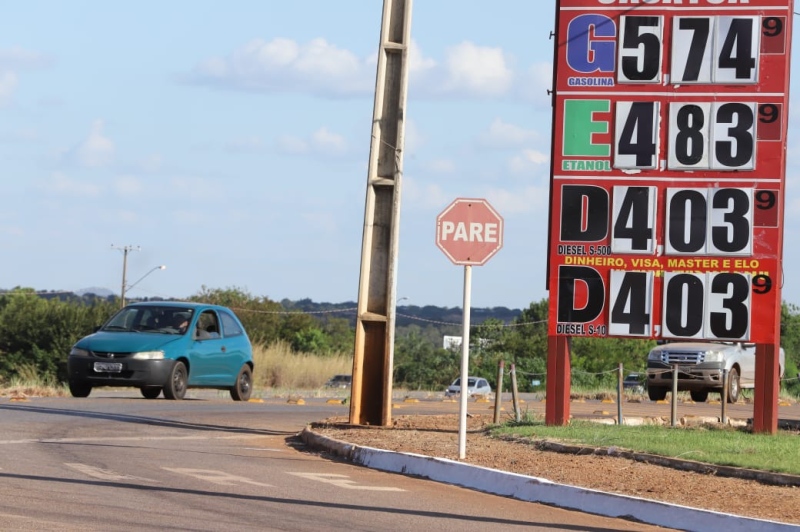 Em dos preços mais baixos do combustível comercializado em Palmas - gasolina 