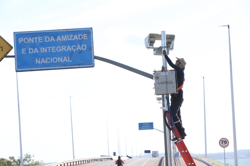 Equipes da Ageto colocaram radares na Ponte da Amizade e da Integração Nacional