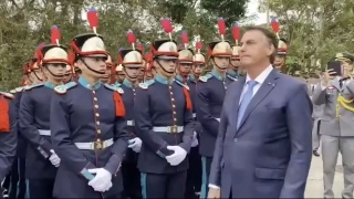 Bolsonaro participou da Cerimônia de Entrega de Espadim na Aman (Academia Militar das Agulhas Negras