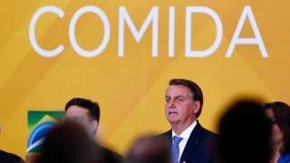 Bolsonaro lança programa "Brasil Fraterno - Comida no Prato"