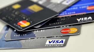 Taxa de juros do cartão de crédito rotativo subiu 346,1% em novembro