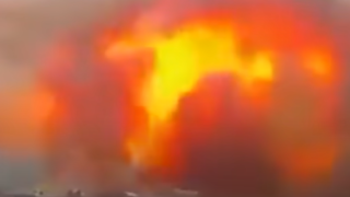 Momento em que prédio explode na Ucrânia