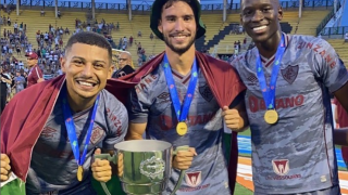Jogadores comemoram conquista da Taça Guanabara