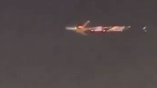 Avião pega fogo