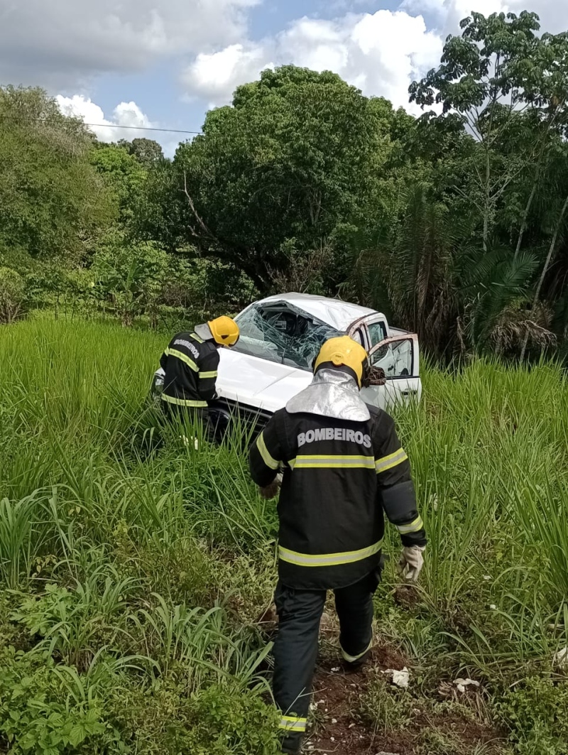 Caminhonete acidente BR-153 Araguaína