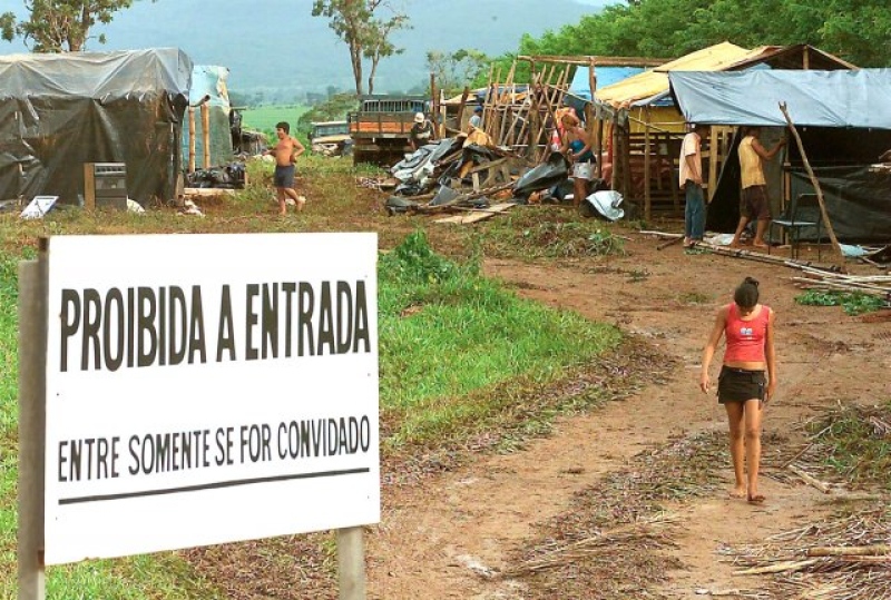 Acampamento de sem-terra em fazenda de Goiás: estudo mostra aumento de casos